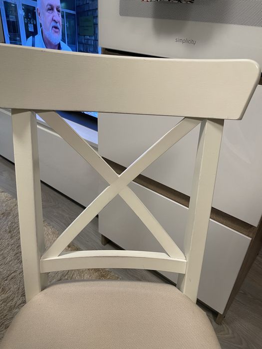 Трапезни столове