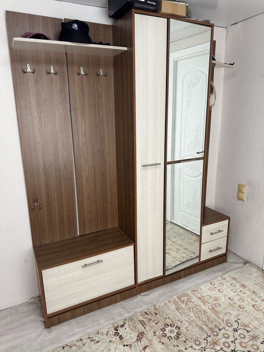 Продам прихожку срочно