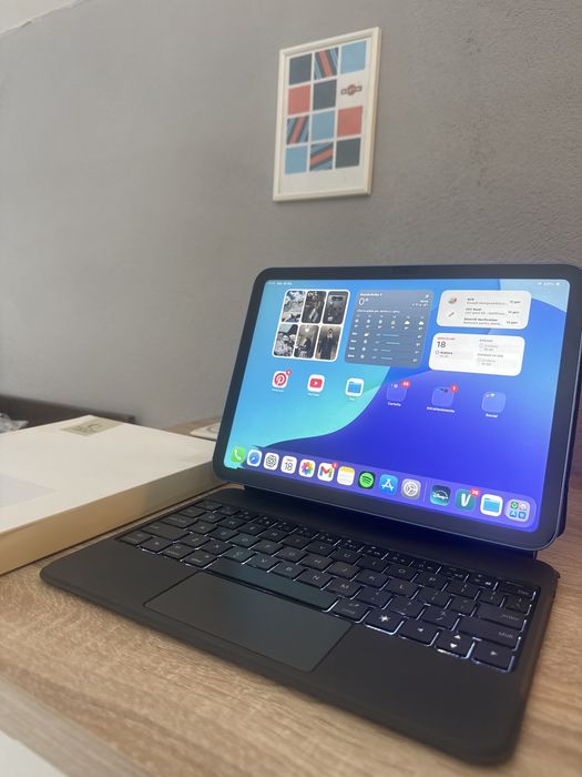 Tastatură + husă pentru iPad 10th Gen (10.9” 2022)
