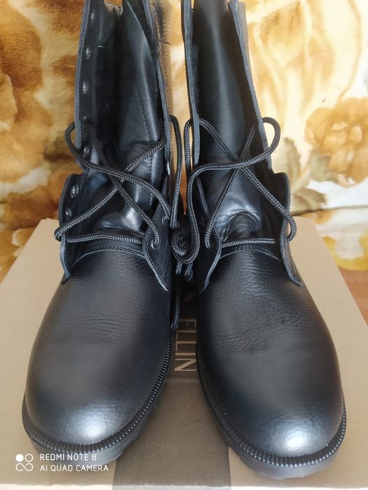 Продаю берцы новые