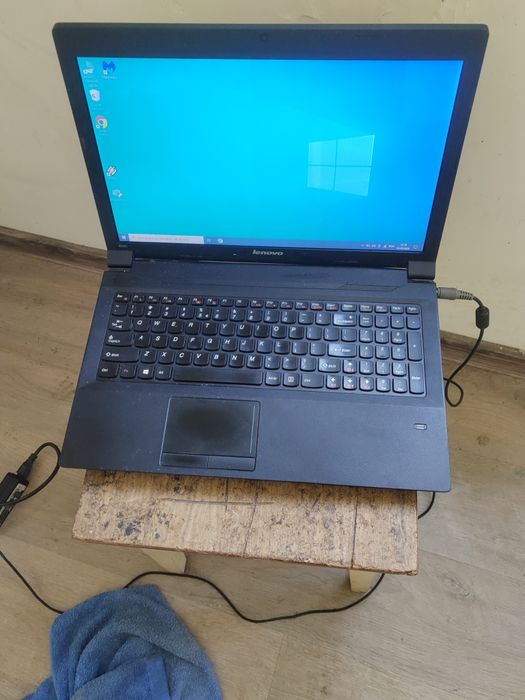 Vând leptop Lenovo merita văzut