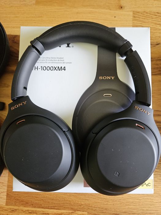 Sony WH-1000XM4 безжични слушалки с ANC - пълен комплект, отлично

Състояние