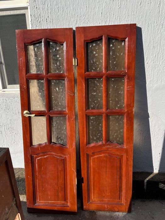 Есіктер бу Двери бу