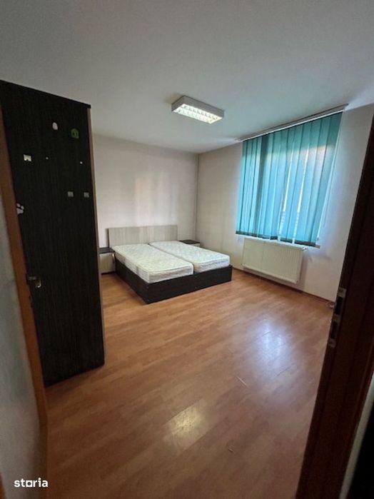 Apartament spatios , parter , zona Libertatii