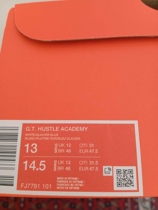 Чисто нови оригинални мъжки маратонки "Найк"