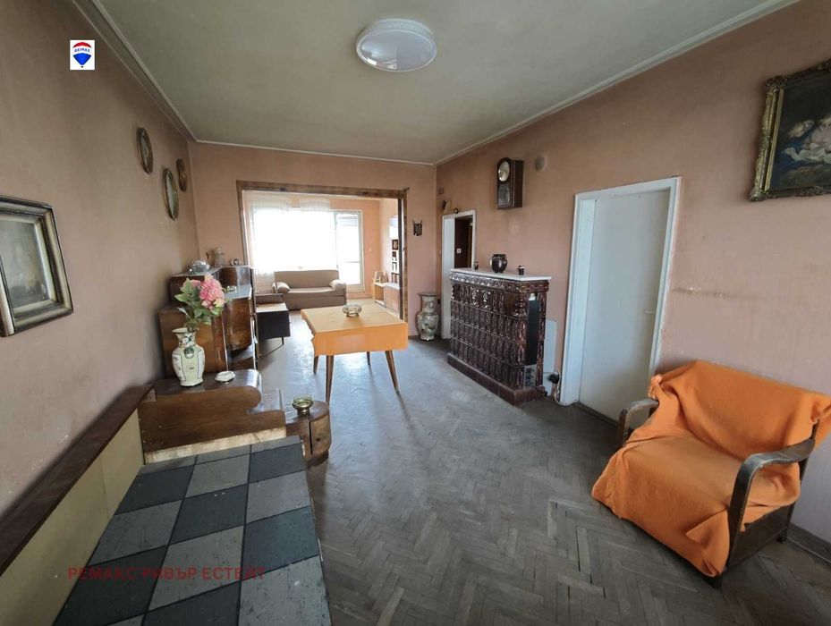 Тристаен апартамент за продаба кв. Широк център