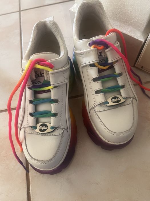 Adidasi Buffalo London