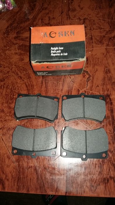 Продам тормозные колодки на Киа