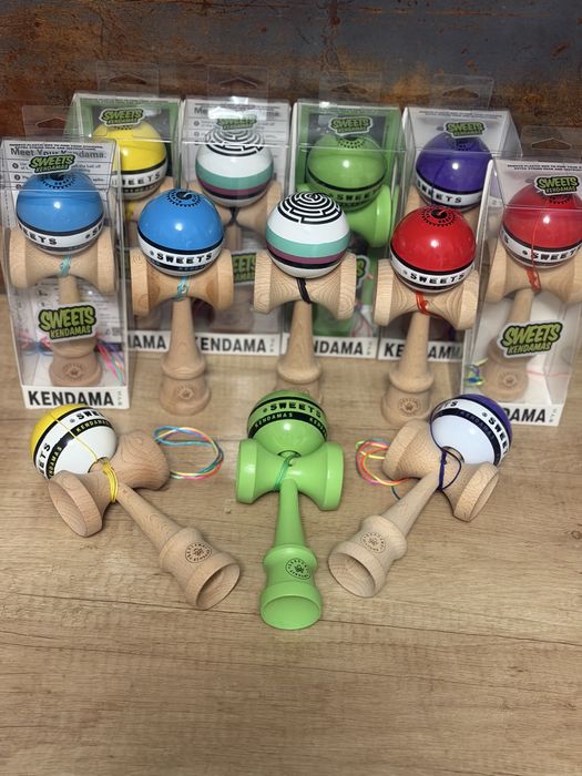 Kendama Sweets , noi, in cutie, cu ata de schimb