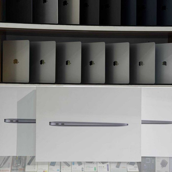 Macbook Air  M1 8/256GB Space Gray Nasiya Savdo bor