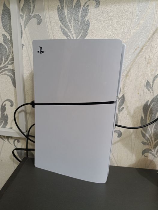 Продам ps5 1tb идеал