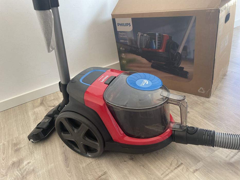 Aspirator Phillips fara sac, nou