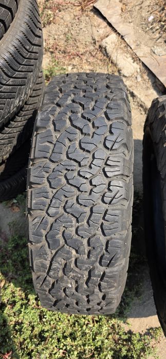 Гуми 2бр 215/75/15 - 1бр- 70 евро