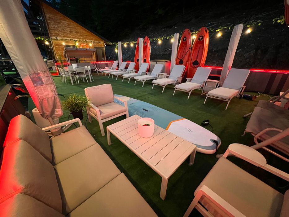 Ponton cu plaja complet echipate