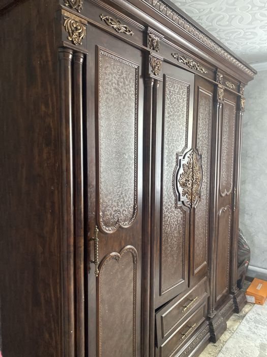 Продам  плательный шкаф