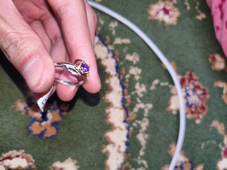 Колцо серебро срочно новый