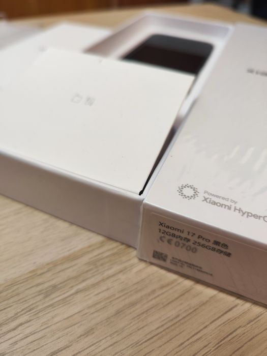 Продавам Xiaomi 17 Pro – 12GB RAM / 256GB ROM
