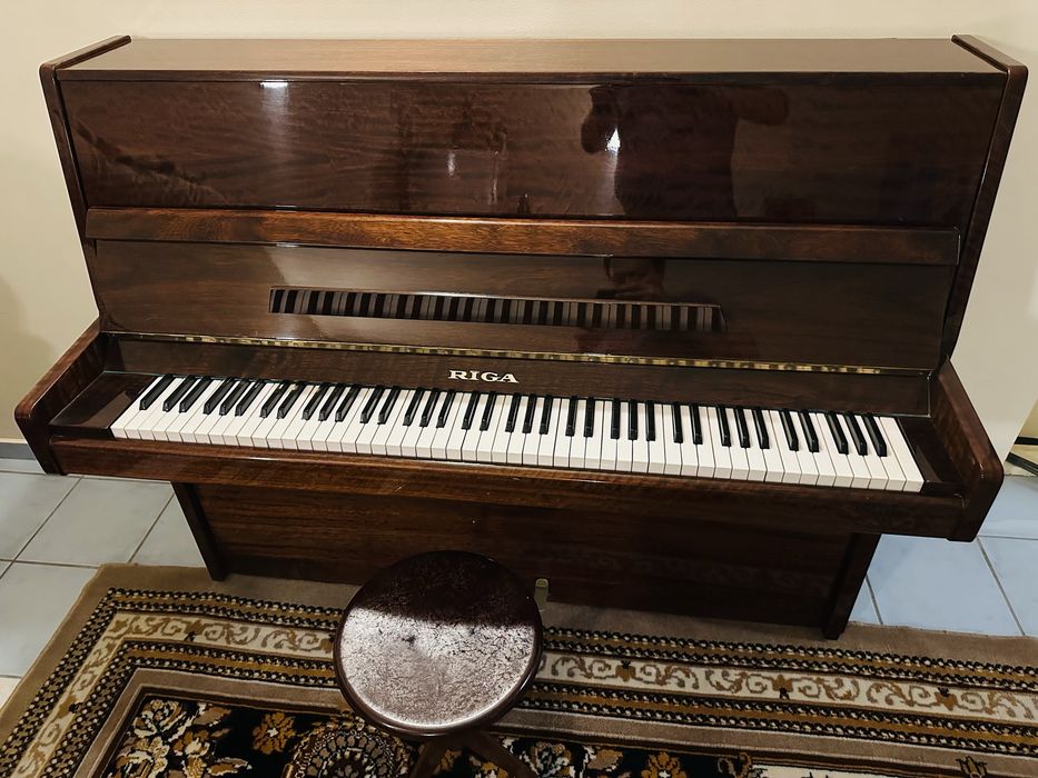 Пианино RIGA как новый