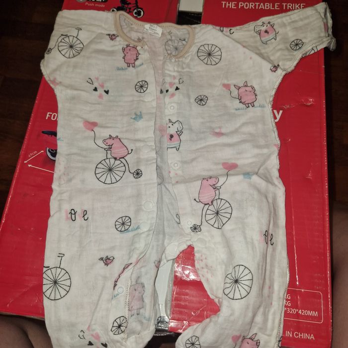 Продам детские вещи