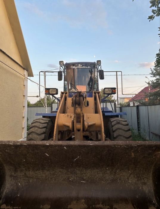 Ковшовый Погрузчик Трактор