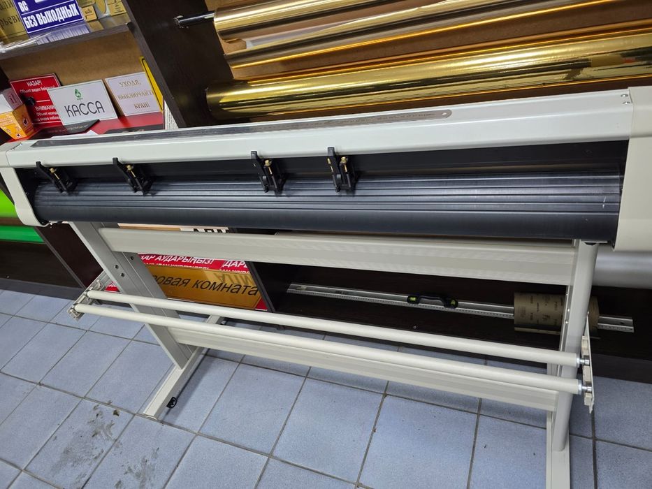 Режущий плоттер 1300мм