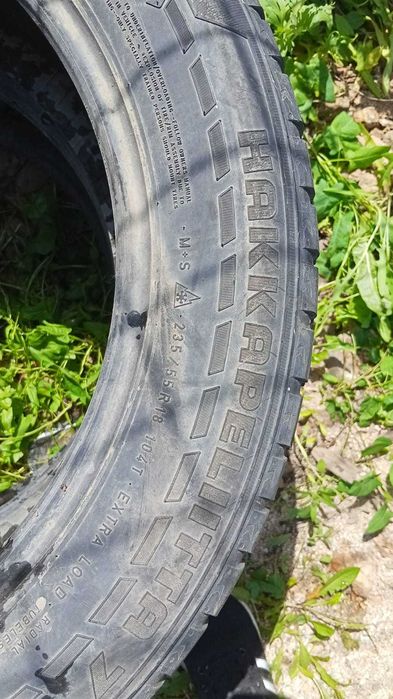 Продам шины 235/55R18
