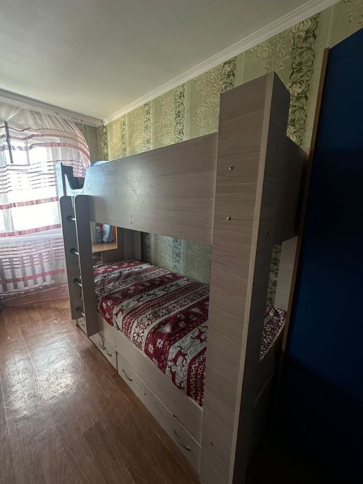 Двухяростный кровать продается