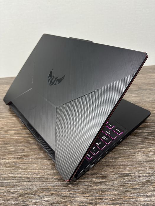 мощный Asus Tuf Gaming 8-ядерный, i5 ноутбук, 1650 TI 4gb