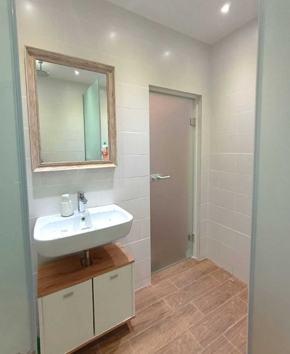 Дава се под наем Тристаен апартамент в Велико Търново, Център - 83 кв.м за 510 € - Снимка #9