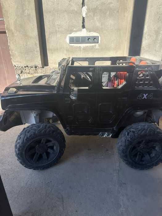 Продам детскую машину