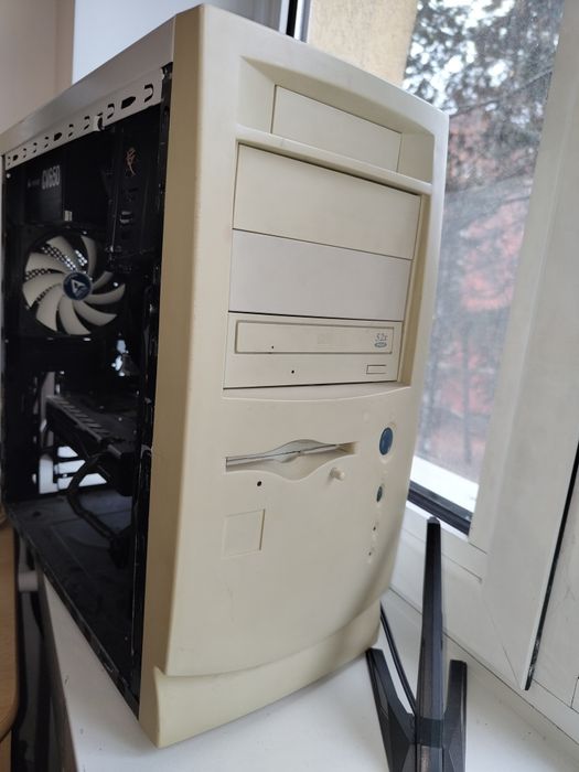 Vând piese PC Ryzen 7 2700x, Rx 570, 32gb ram