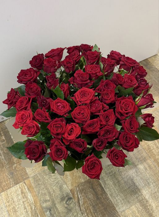 цветы букет 51 роза в корзине