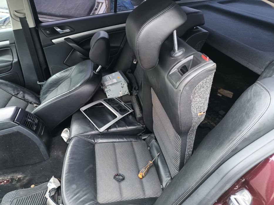 Grila stergator 1z1819415f Skoda Octavia 2 [facelift] [2008 - 2013] 1