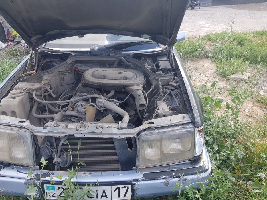 Мерседес 230. Не на ходу.