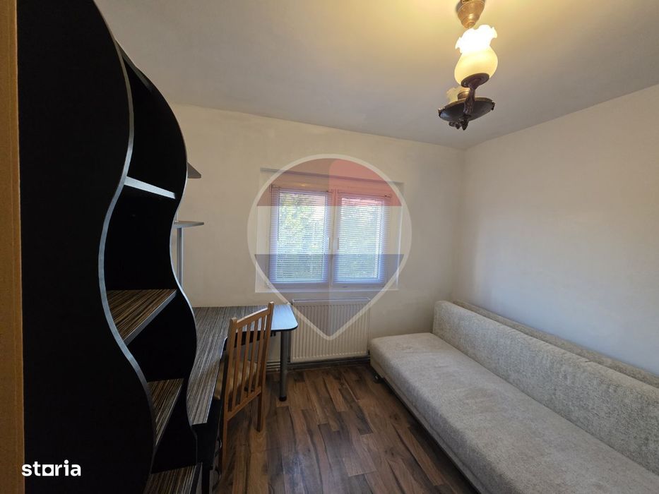 Apartament 4 camere decomandat etaj 2 centrala în zona Confectii