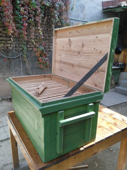 Улей для пчел новый