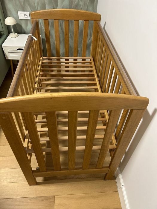 Patut de bebeluș din lemn  125/60 cu saltea inclusa