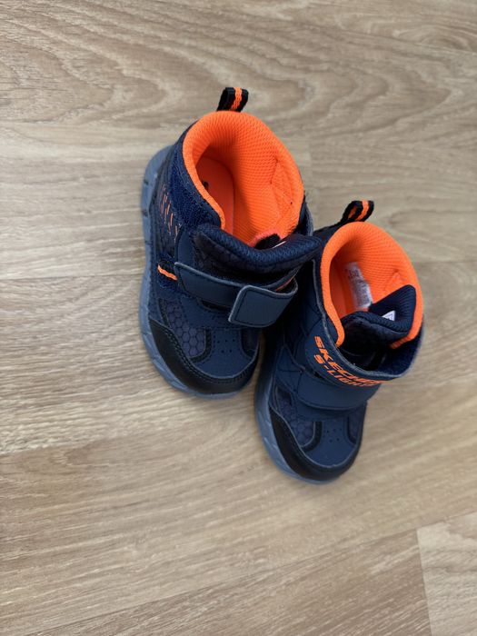 Ghete skechters noi marimea 22