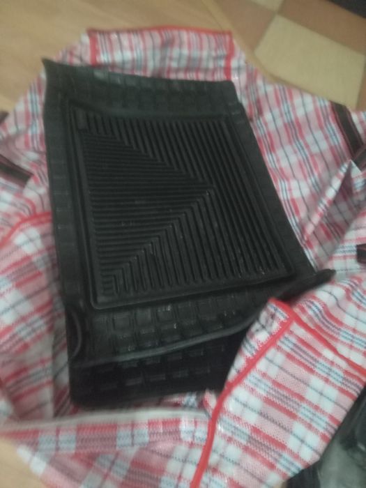 Продам полики мерседес 140 оригинал