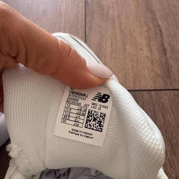 New Balance 9060 White - 46,5 размер с дефект