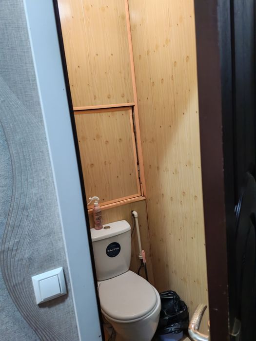 Продаю Срочно 2/2/4 Юнусабад 11 чистая, около круга. Цена 65000 уе