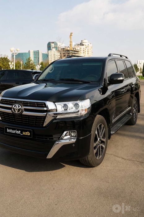 Toyota Land Cruiser 200 haydovchi bilan | VIP va biznes safarlar