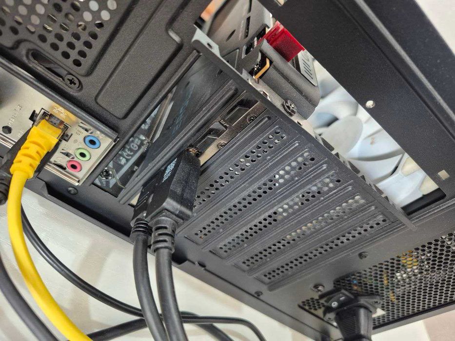 Видеокарта GIGABYTE RTX 5060 Eagle Max OC 8 Гб