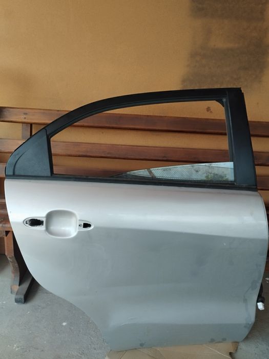 Дверь киа Рио хэтчбек