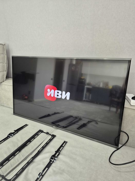 123СМ LG Smart TV Wi-Fi +кронштейн