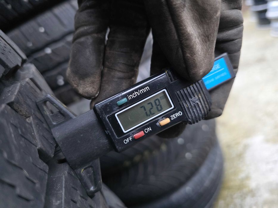 4бр Всесезонни гуми за бус 225 75 16 С - Continental