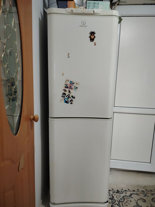 Холодильник INDESIT