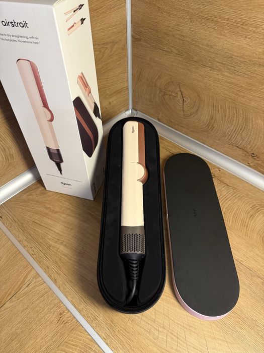 Dyson Airstrait преса