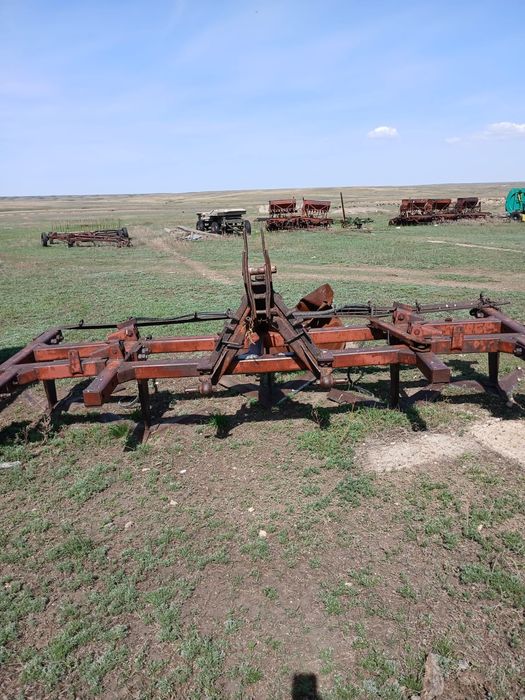 ДТ. 75 трактор гусеничный