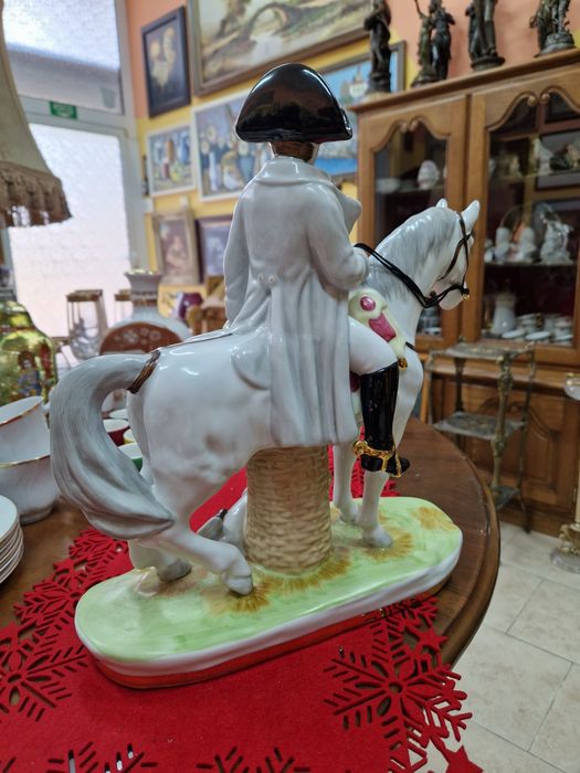 Рядка голяма антикварна порцеланова фигура статуетка- NEUNDORF